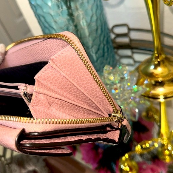 Authentic GUCCI Interlocking G Logo Leather Long Trifold Wallet - Picture 13 of 16